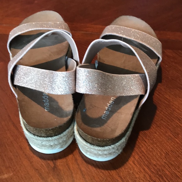 Madden girl metallic platform strappy sandals shoes size 7M - Picture 14 of 14